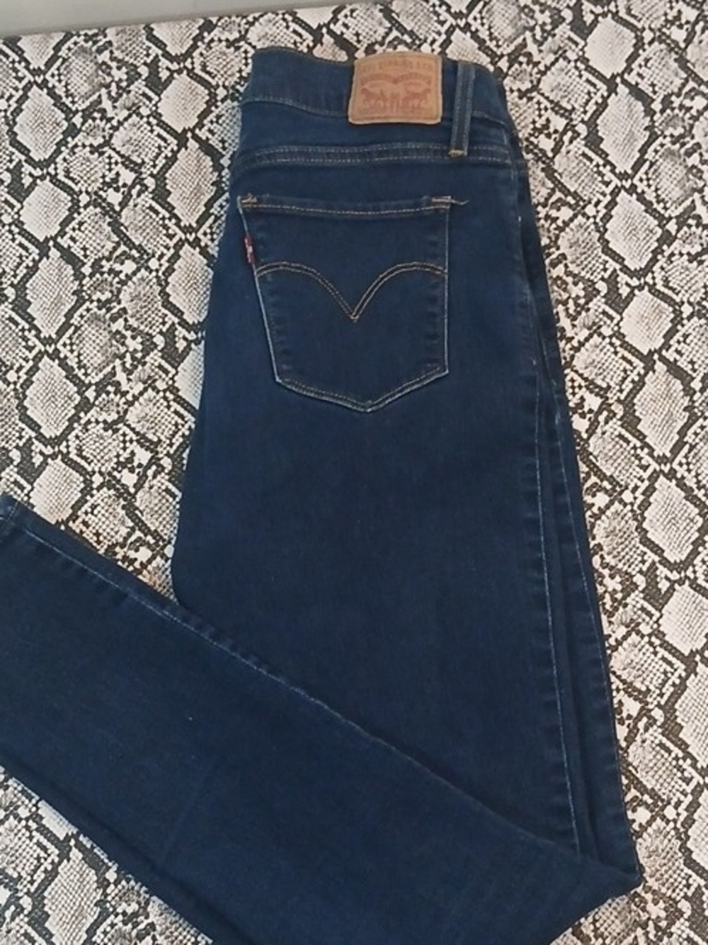 Levi's Women's 311 Shaping Skinny Jeans Dark Wash Blue Denim Slim Fit 31
